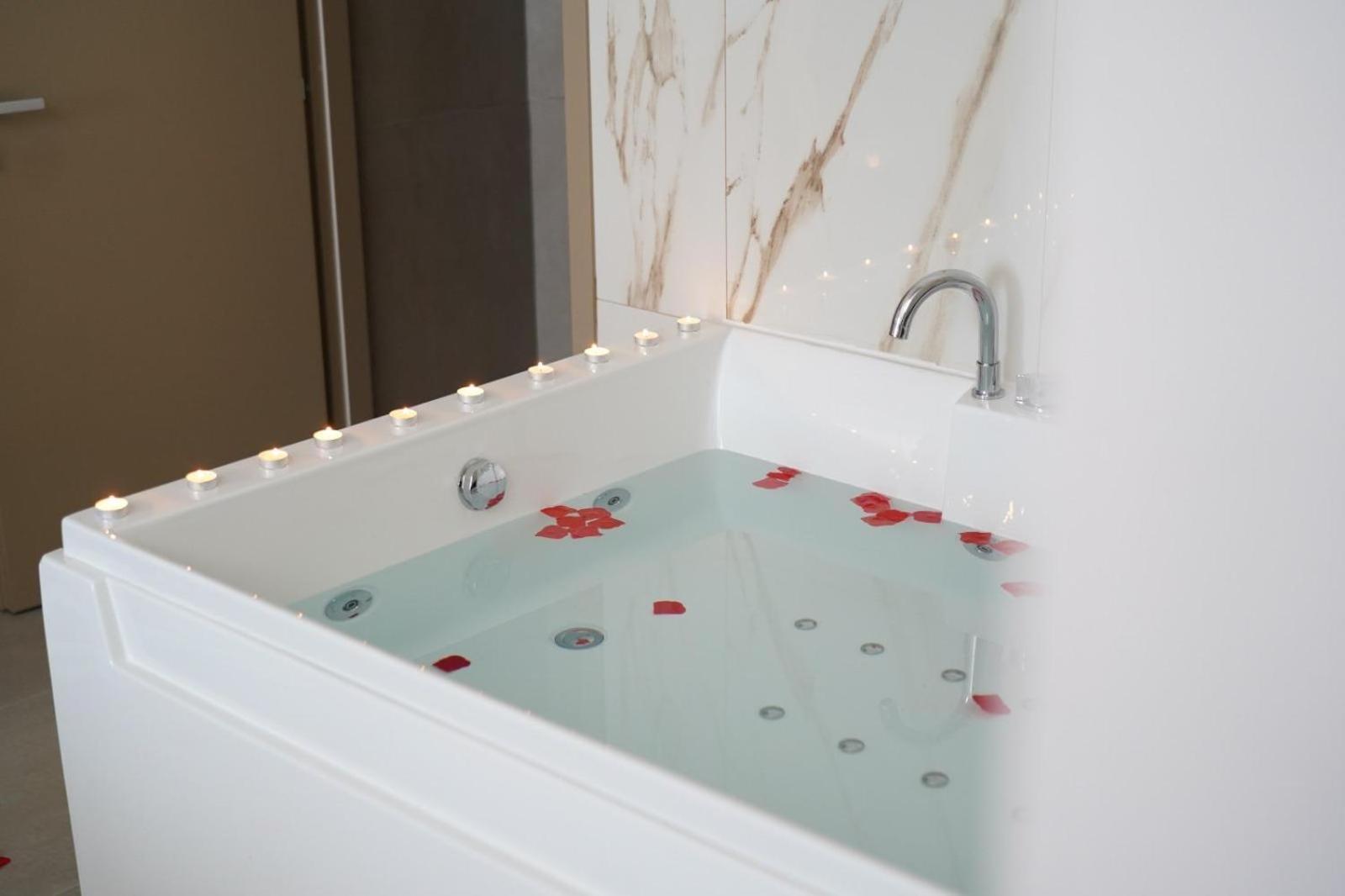 B&B Suites&Rooms Piazza Dei Martiri Catania Exterior photo